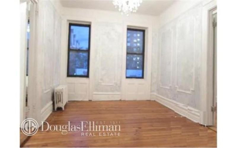 542 E 14th St #7 - Photo 3 of 3