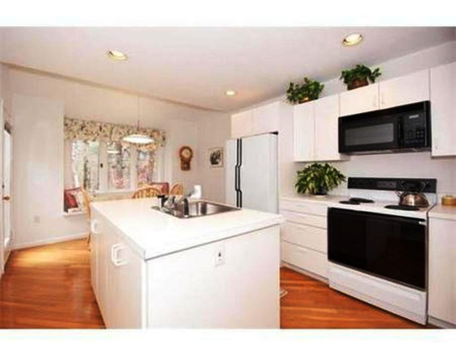 311 Bishops Forest Dr - Photo 3 of 10