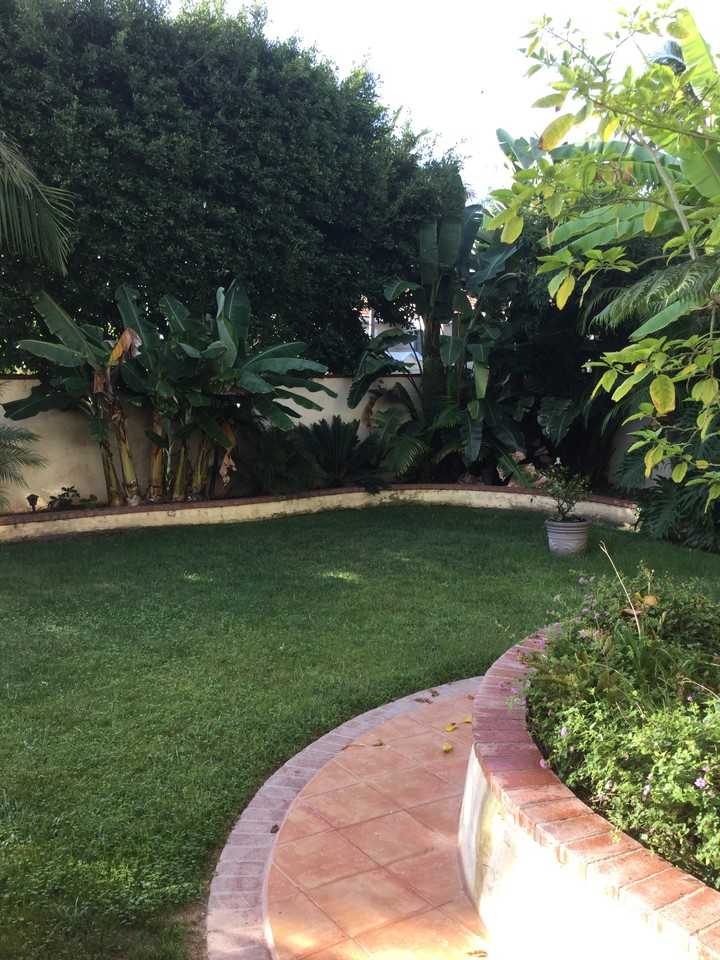 925 Rosecrans St - Photo 3 of 5