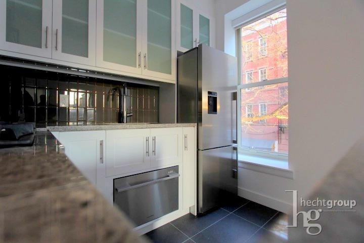 215 W 10th St 5 - Photo 2 of 6