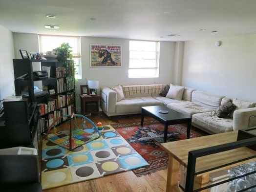 322 Bond St - Photo 2 of 5