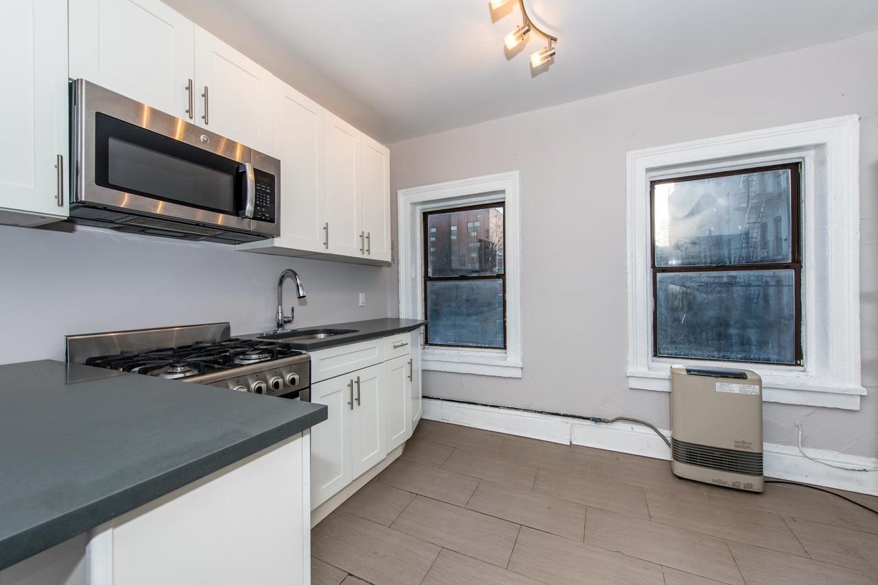 152 S 2nd St - Photo 2 of 6