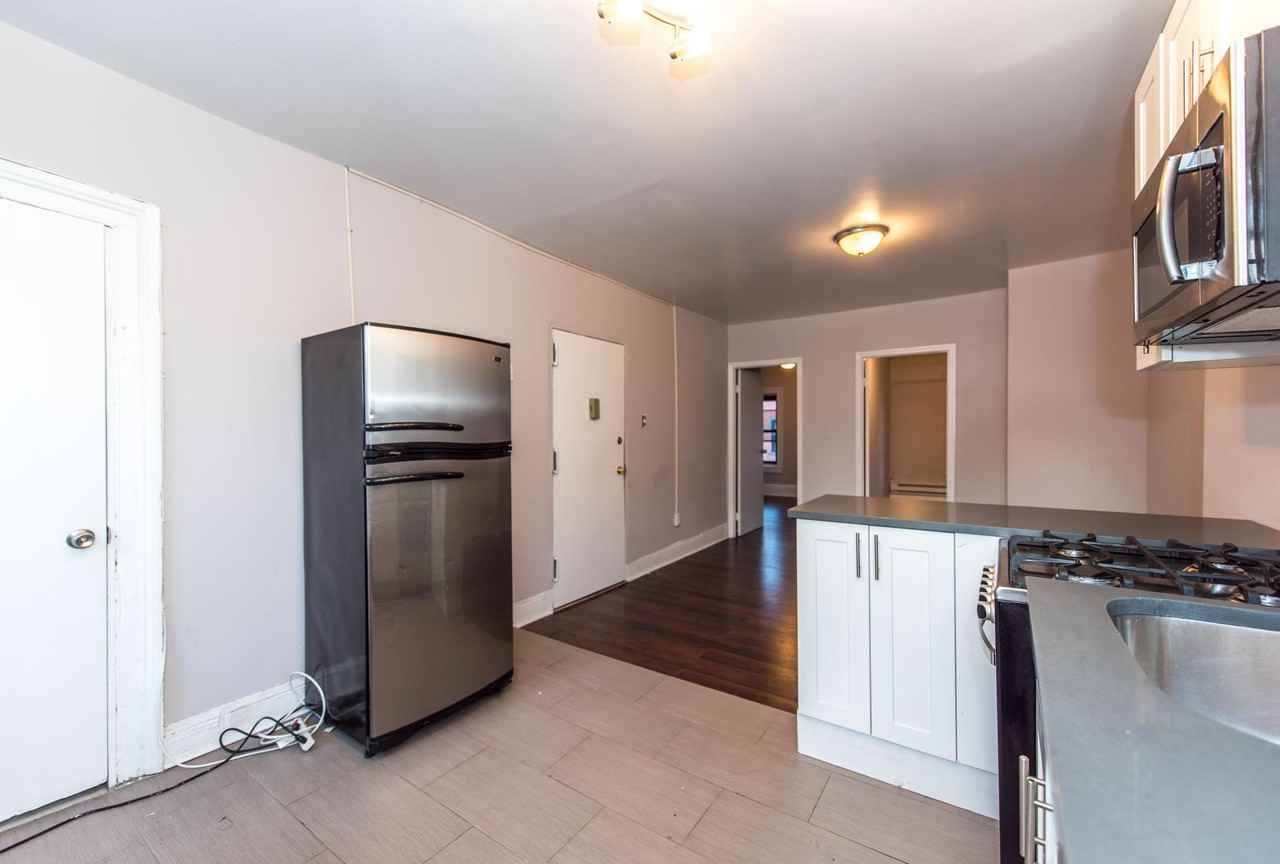 152 S 2nd St - Photo 3 of 6