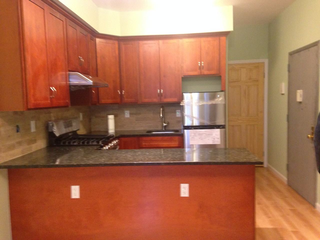 760 55th St - Photo 2 of 5