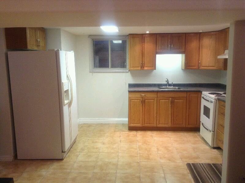 635 Macdonnell St - Photo 3 of 17