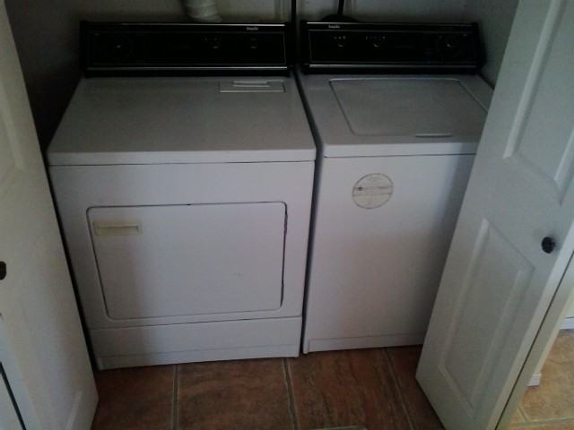 593 Phelps Ave - Photo 2 of 24