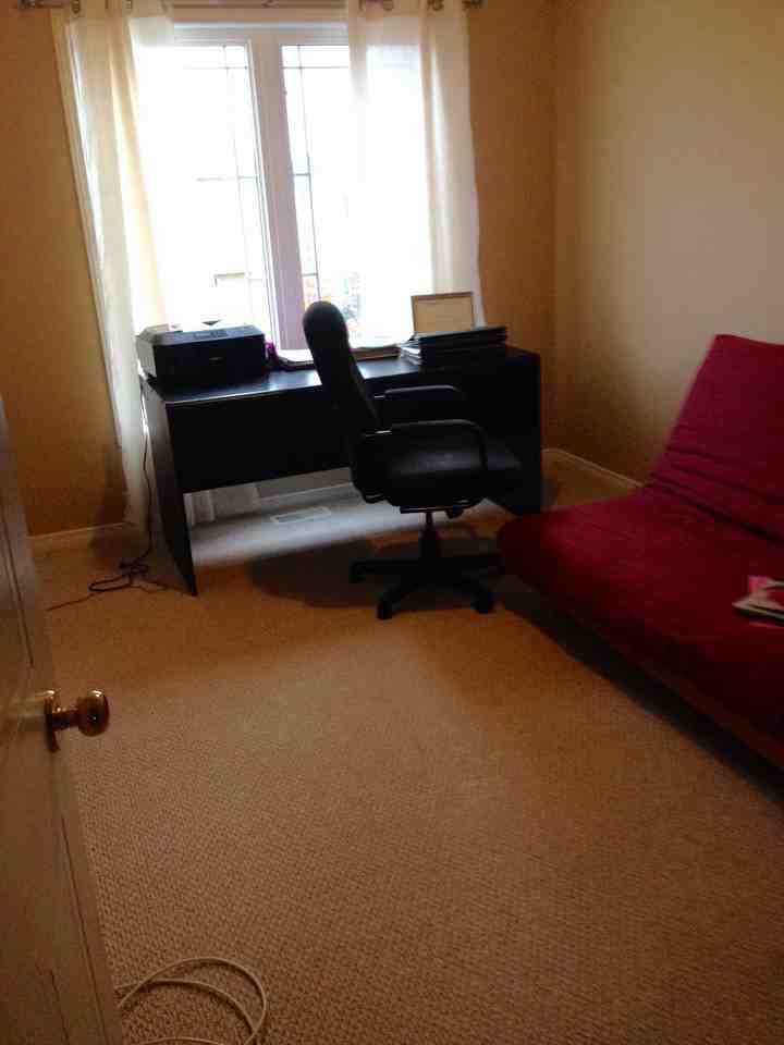 427 Breckenridge Crescent - Photo 3 of 4