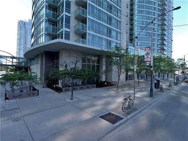 381 Front St W #PH03