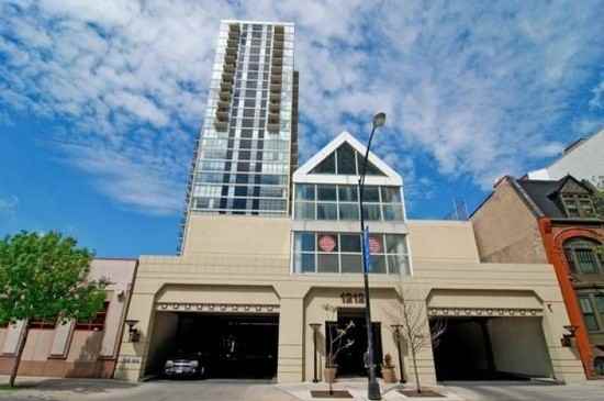 1212 N LaSalle St #1104