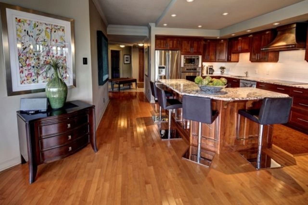 720 13 Ave SW - Photo 3 of 5