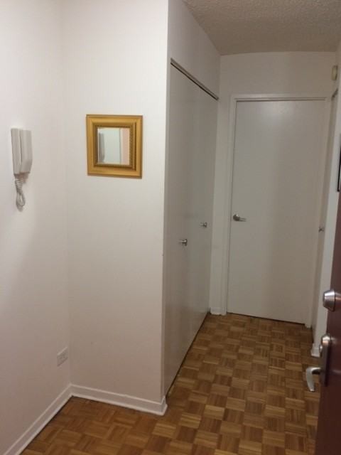 4870 Chemin de la Côte-des-Neiges - Photo 2 of 11