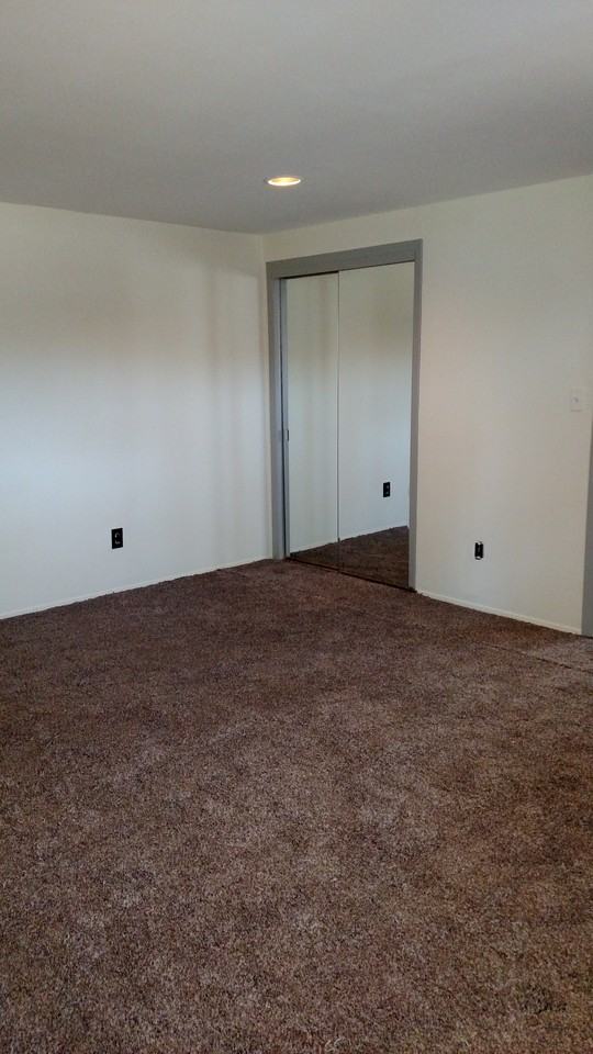 927 Jackson Ave #2FL - Photo 3 of 8