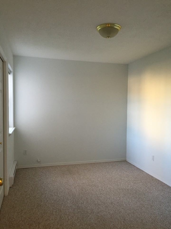 1782 Fairhurst Ave - Photo 3 of 6