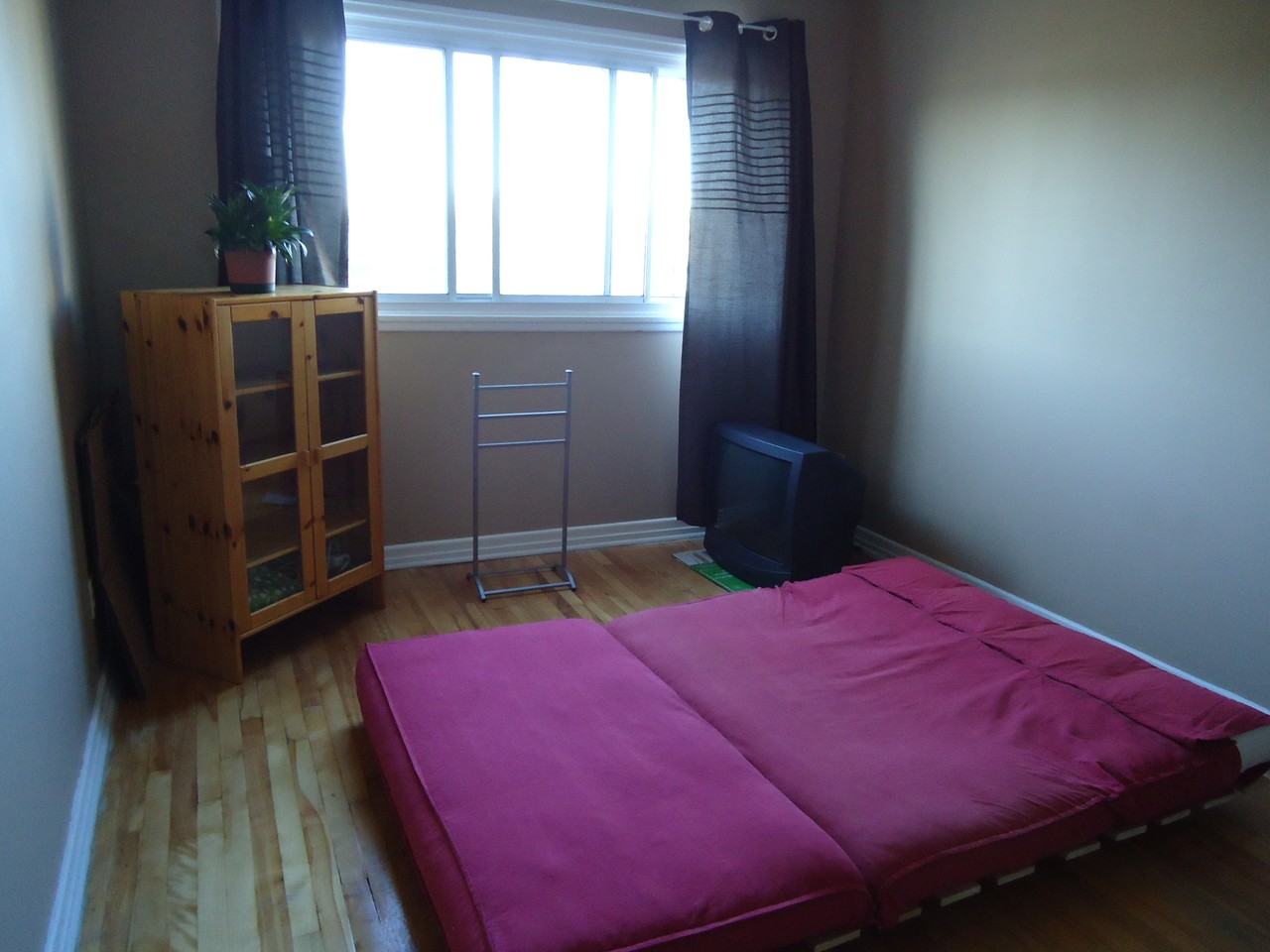 2805 Avenue de Carignan - Photo 3 of 5