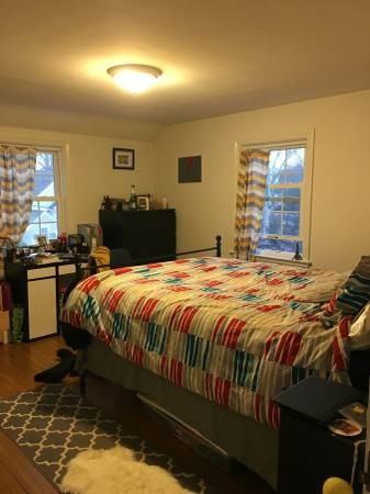 1081 N Manchester St - Photo 2 of 4
