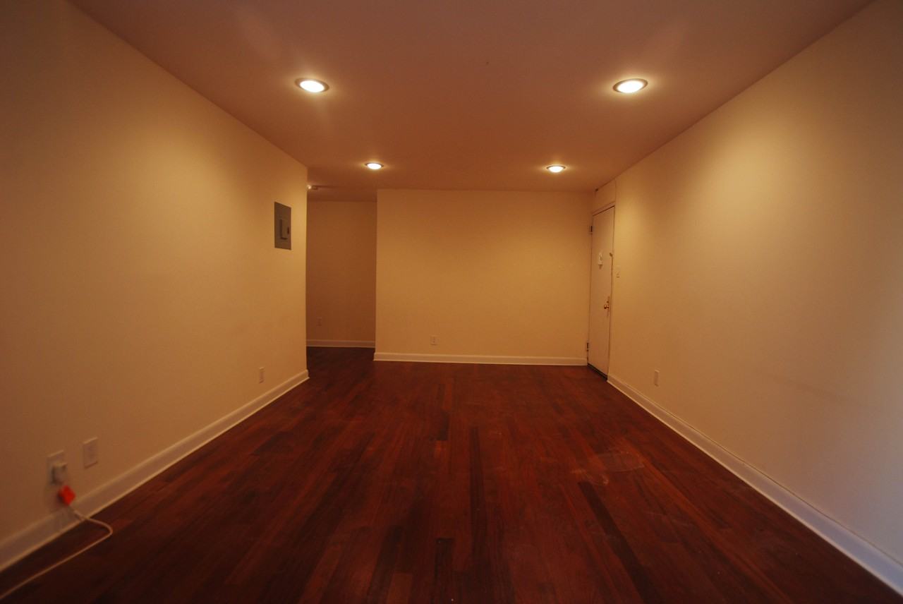 474 15th St - Photo 3 of 13