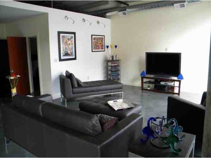 423 Delaware St #203 - Photo 3 of 9