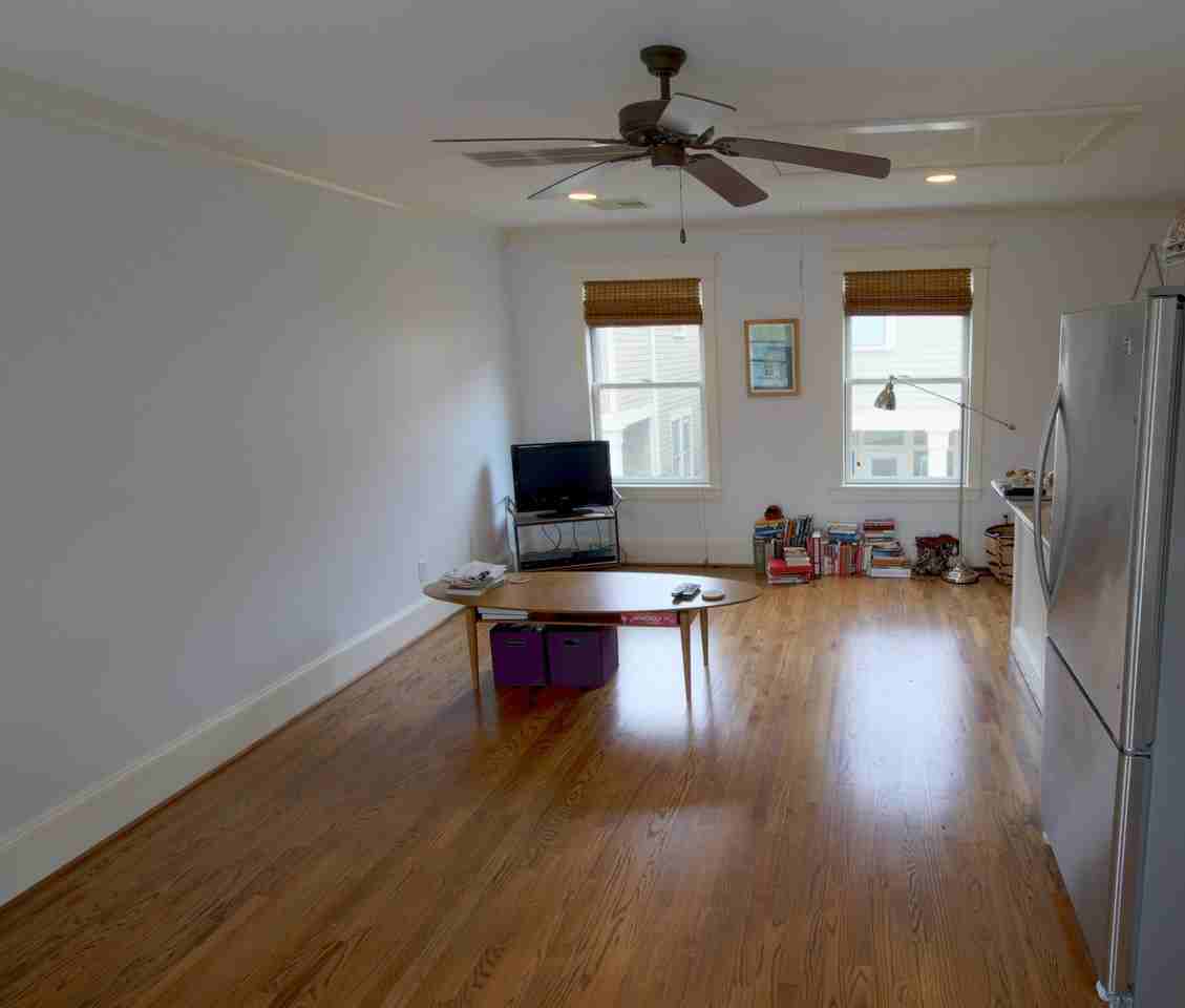 638 W 17th St - Photo 3 of 8