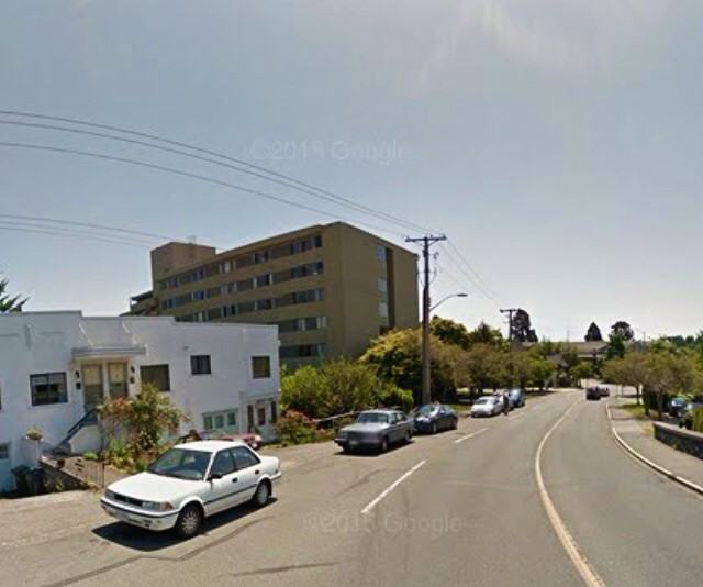 725 Quadra St - Photo 3 of 3