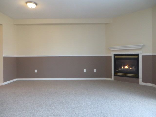 240 Mississippi Ct #11 - Photo 3 of 10