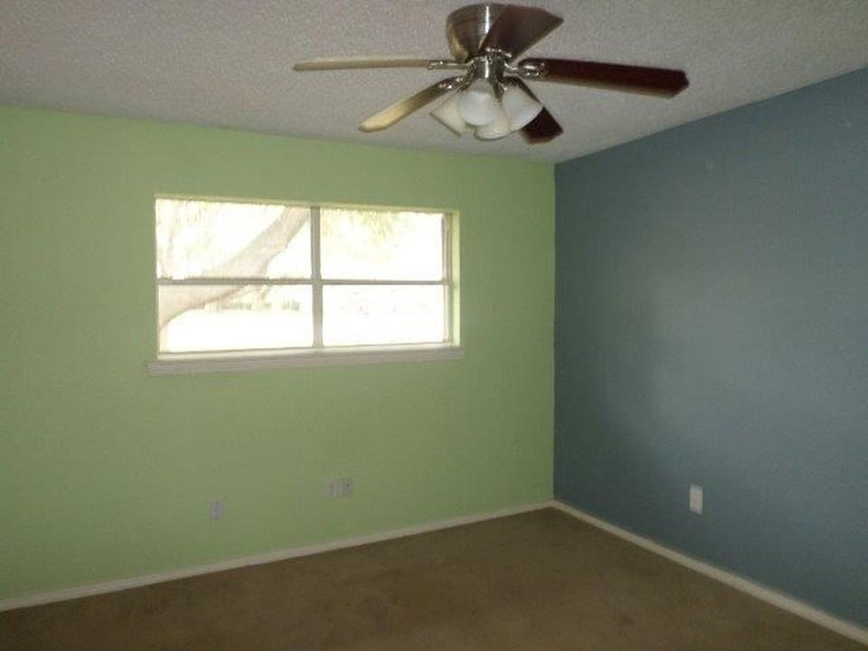 5604 Trail Lake Dr - Photo 3 of 4