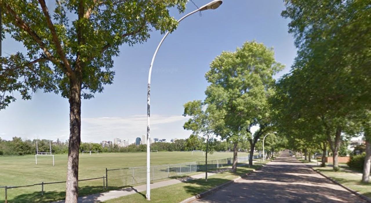 8839 95 St - Photo 2 of 6