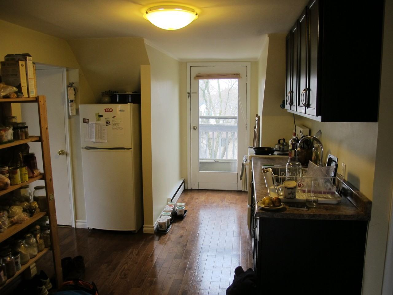 271 Front St - Photo 3 of 8