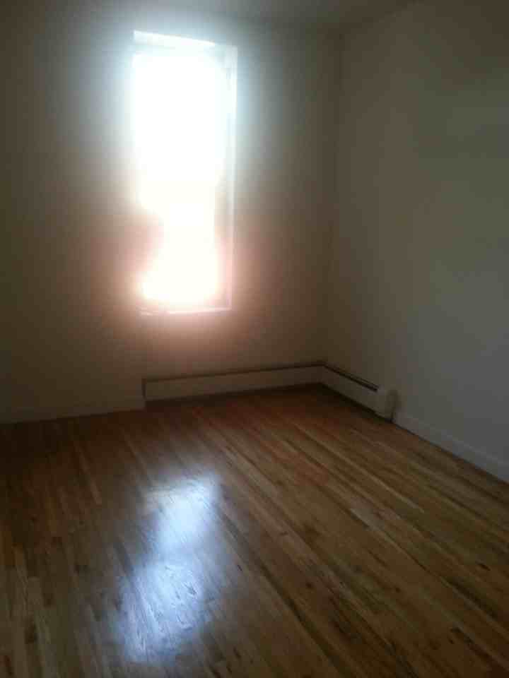 287 Milford St - Photo 3 of 4