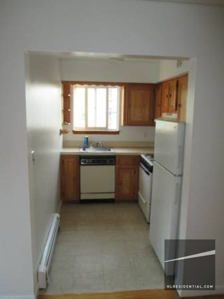 99 4th St #3 - Photo 3 of 8