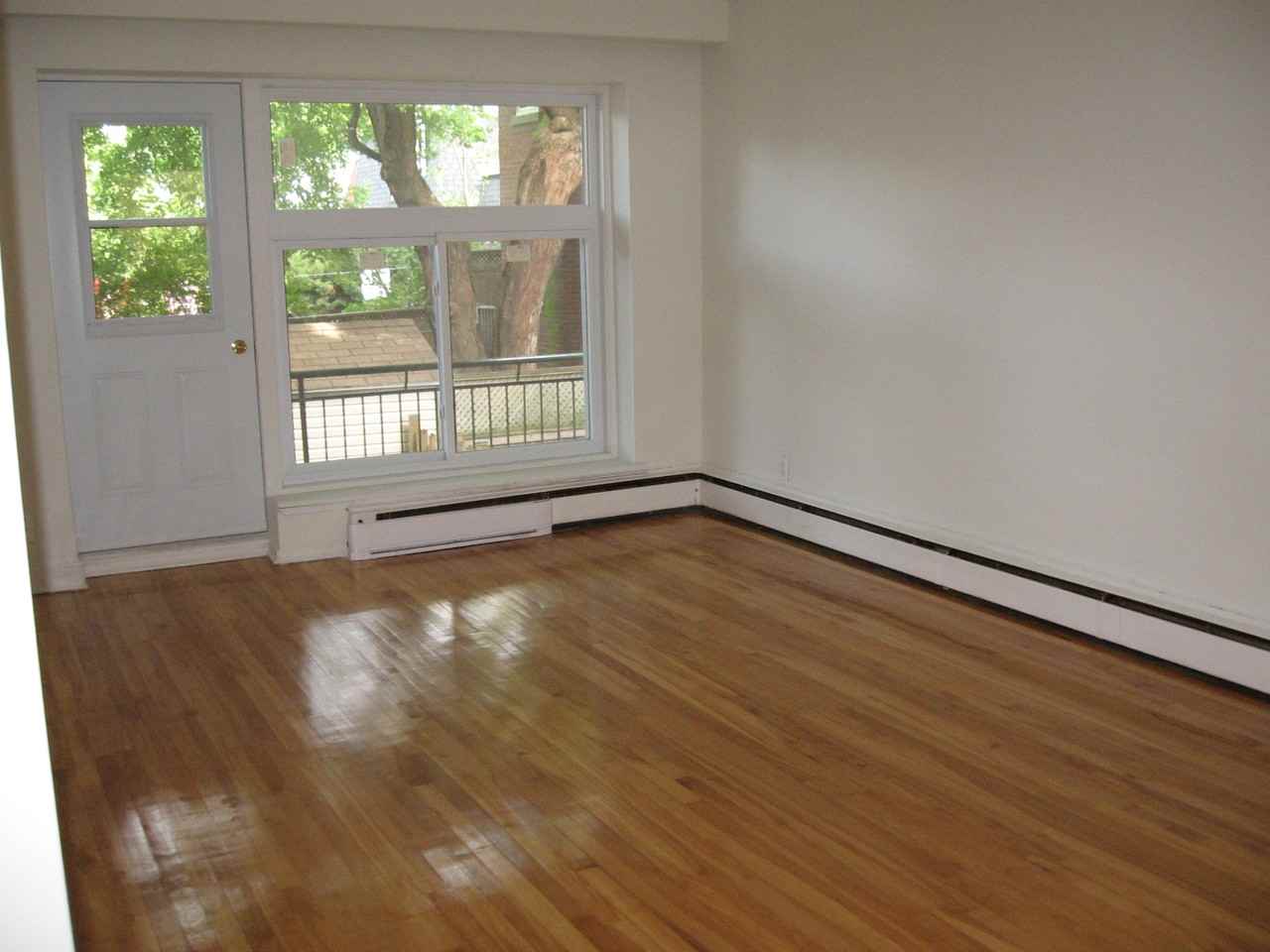 6060 Chemin de la Côte-Saint-Luc - Photo 3 of 6