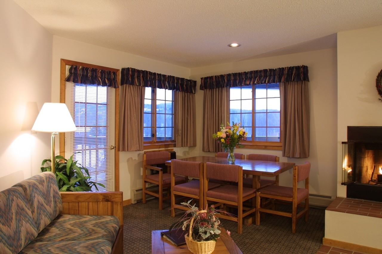 990 Mountain Rd - Photo 2 of 7