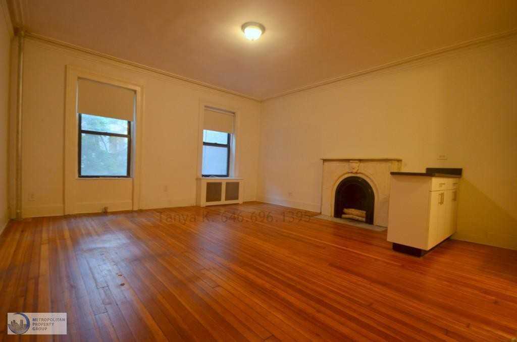 39 E 55th St 4A - Photo 2 of 4