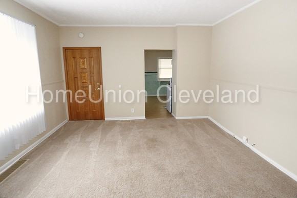 5774 Smith Rd - Photo 3 of 23