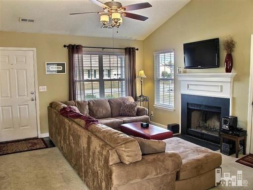 2523 Legend Dr - Photo 3 of 17