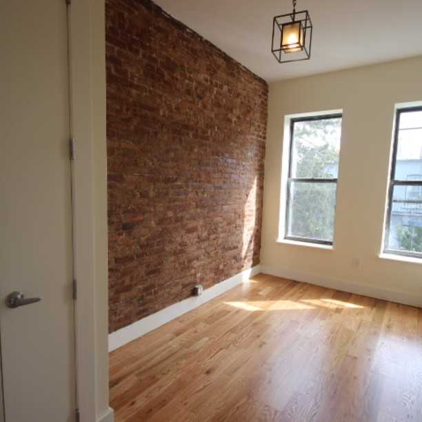 18-16 George Street #2L