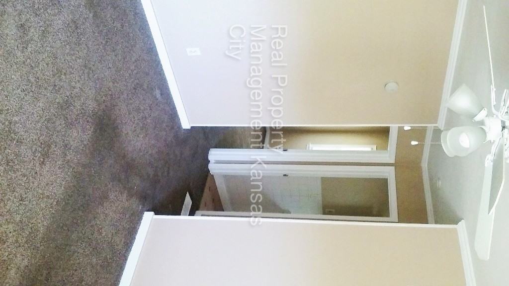 1429 Oakley Ave - Photo 2 of 9