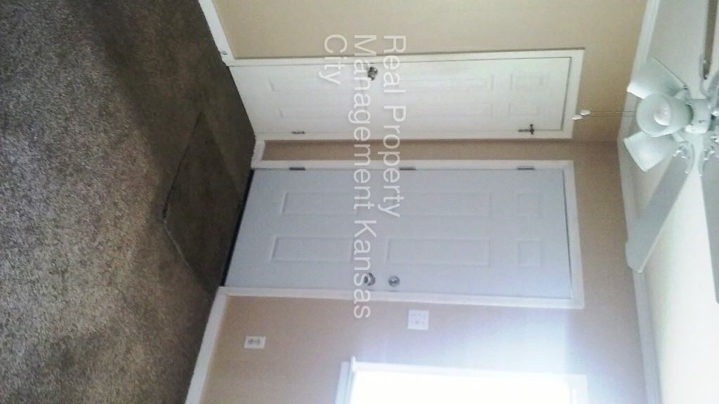 1429 Oakley Ave - Photo 3 of 9