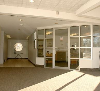 8600 - Photo 2 of 20