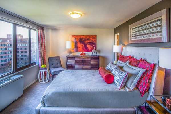 Crystal House - Photo 3 of 30