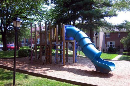 eaves Rockville - Photo 3 of 48