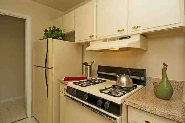 Parke Cheverly - Photo 3 of 18