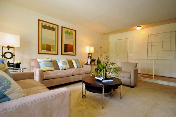 Strathmore House - Photo 2 of 7