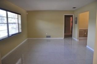 4907 Darden Ave - Photo 2 of 18