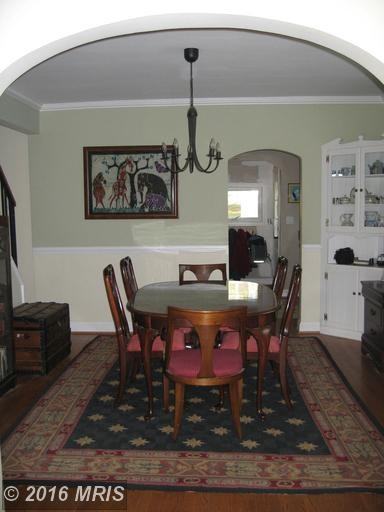 922 Overbrook Rd - Photo 3 of 9
