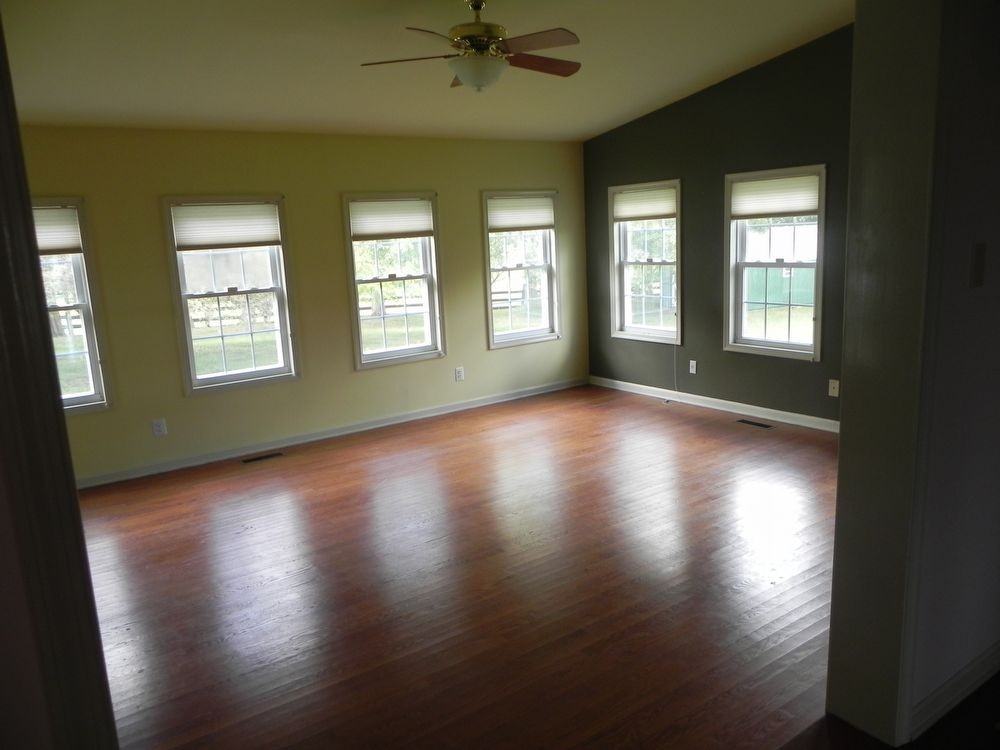 17335 Rhodes Ln - Photo 3 of 5