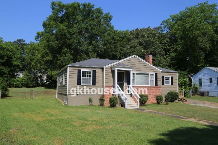 920 Parkway Dr - Photo 2 of 22