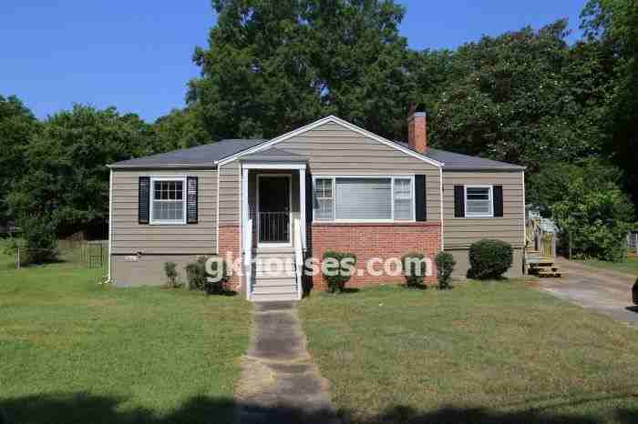 920 Parkway Dr - Photo 3 of 22