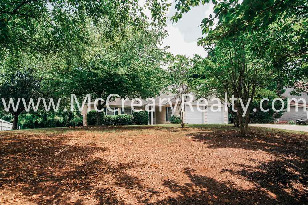 1195 Parkwood Chase NW - Photo 2 of 17