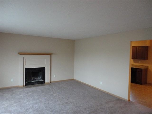 14127 Surf Ct - Photo 2 of 10