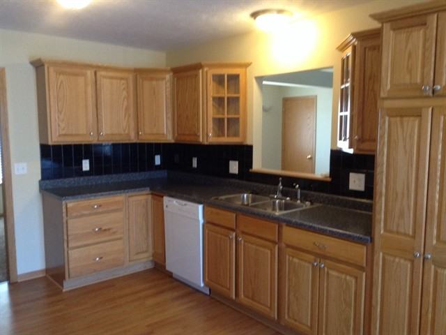 2525 Francis St - Photo 3 of 10